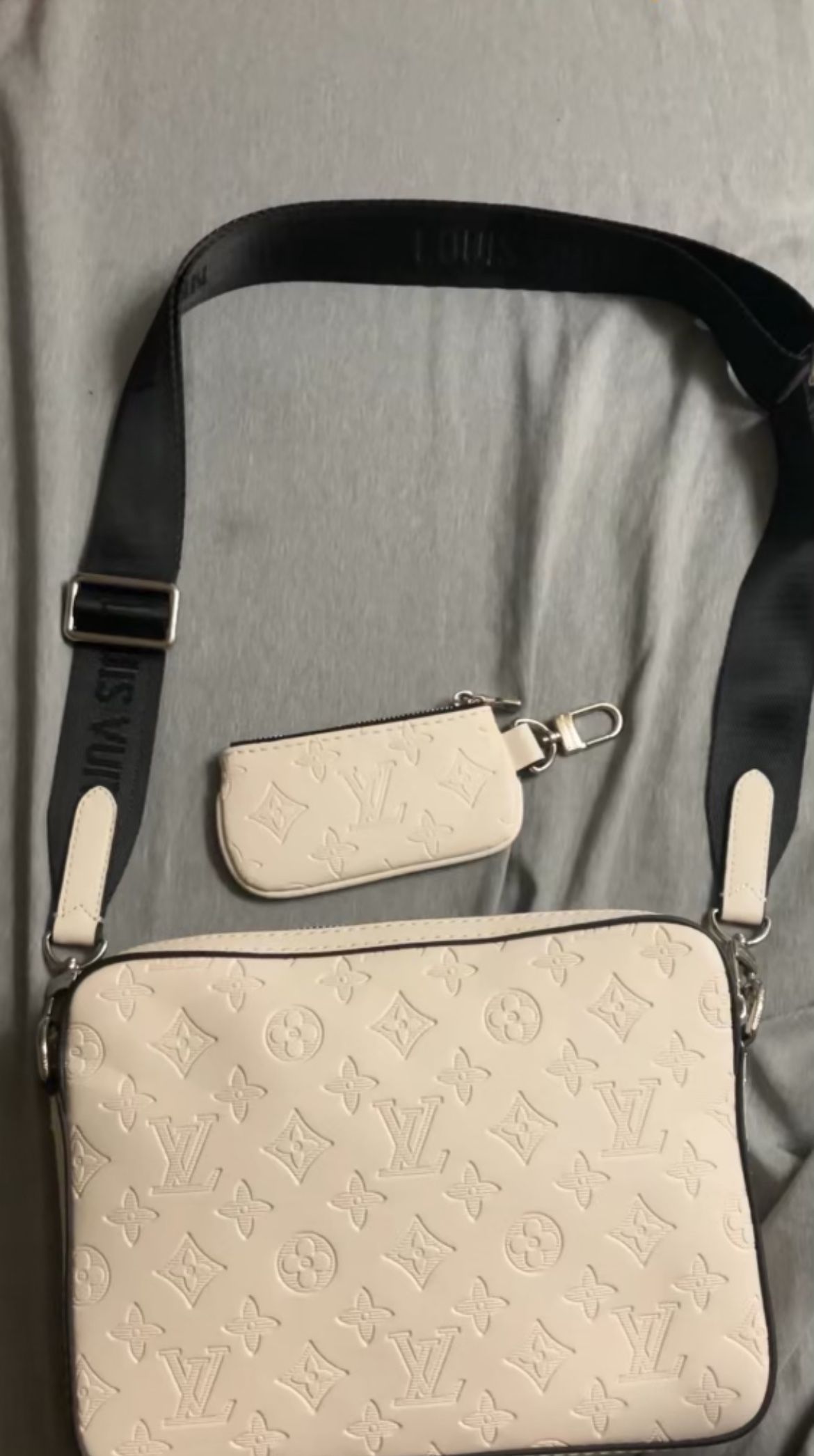 Louis vuitton messenger duo bag