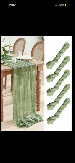 25 Sage green table runners