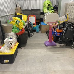 Storage Unit Sale 