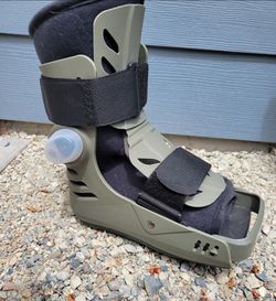Walking Boot - M