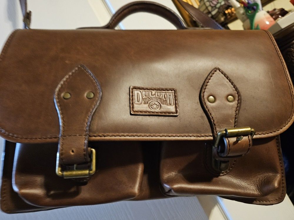 DULUTH TRADING Leather Briefcase