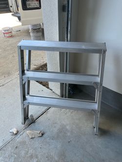 Falcon step ladder