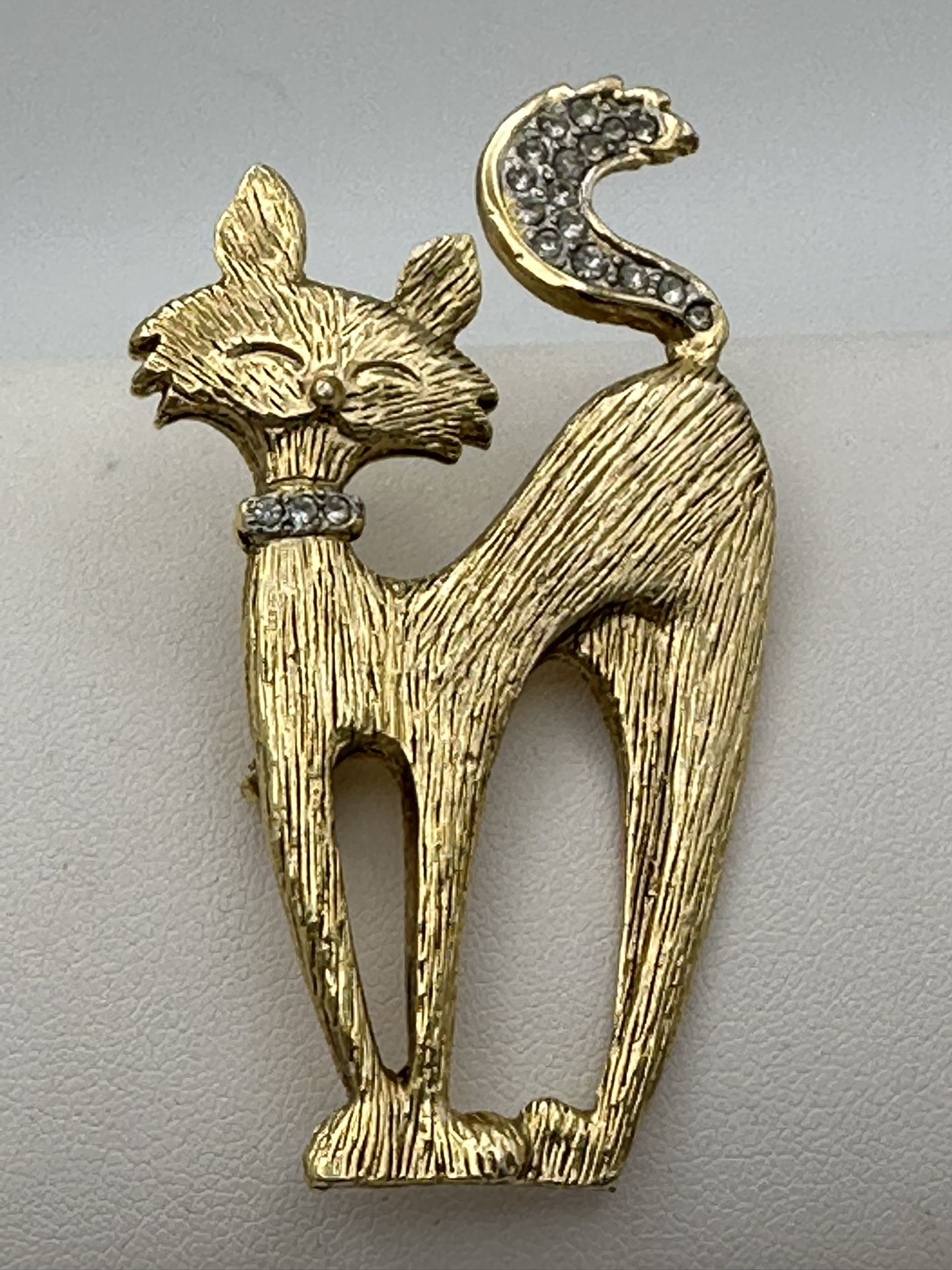 Kitty Cat Brooch Closed Eyes Rhinestone Collar & Tail Brushed Effect Good Condition 