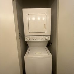 STACKED WASHER/DRYER! 