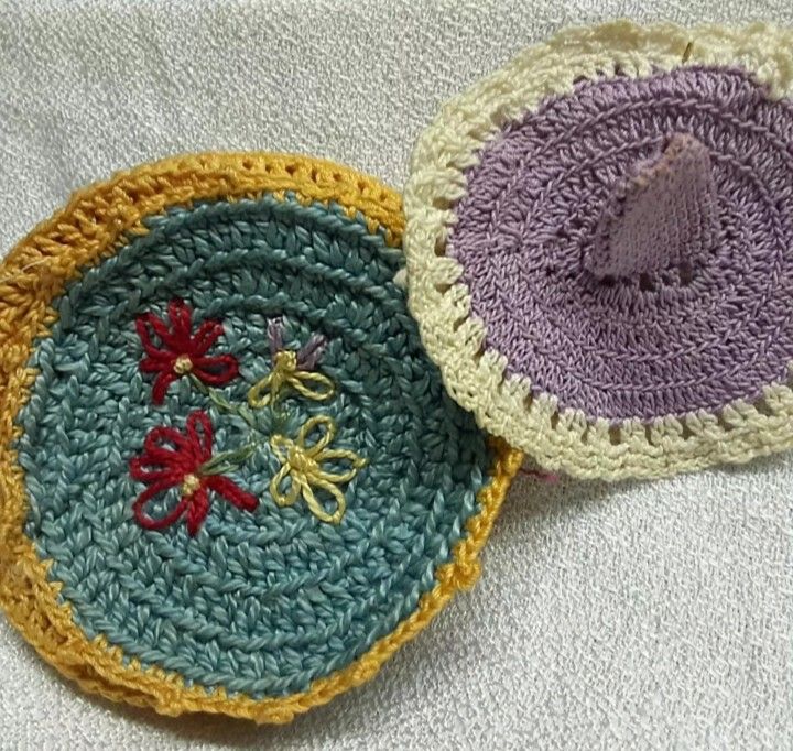 Quilters Hand Crochet Needle & Thimble Y