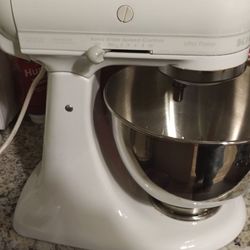 Kitchenaid Mixer with 3 Attachments