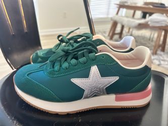 NEW Justice Sport Girls Sneakers – Size 4 – Green/White