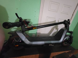 Niu KQi300x Electric Scooter