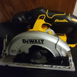 Brand New DEWALT DCS565 6-1/2 in Brushless Cordless Circular Saw Tool Only
