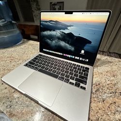 2022 Apple MacBook Air M2