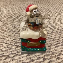M&M Santa Snow Globe Box