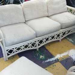 Beautiful, comfortable and strong wicker furniture set