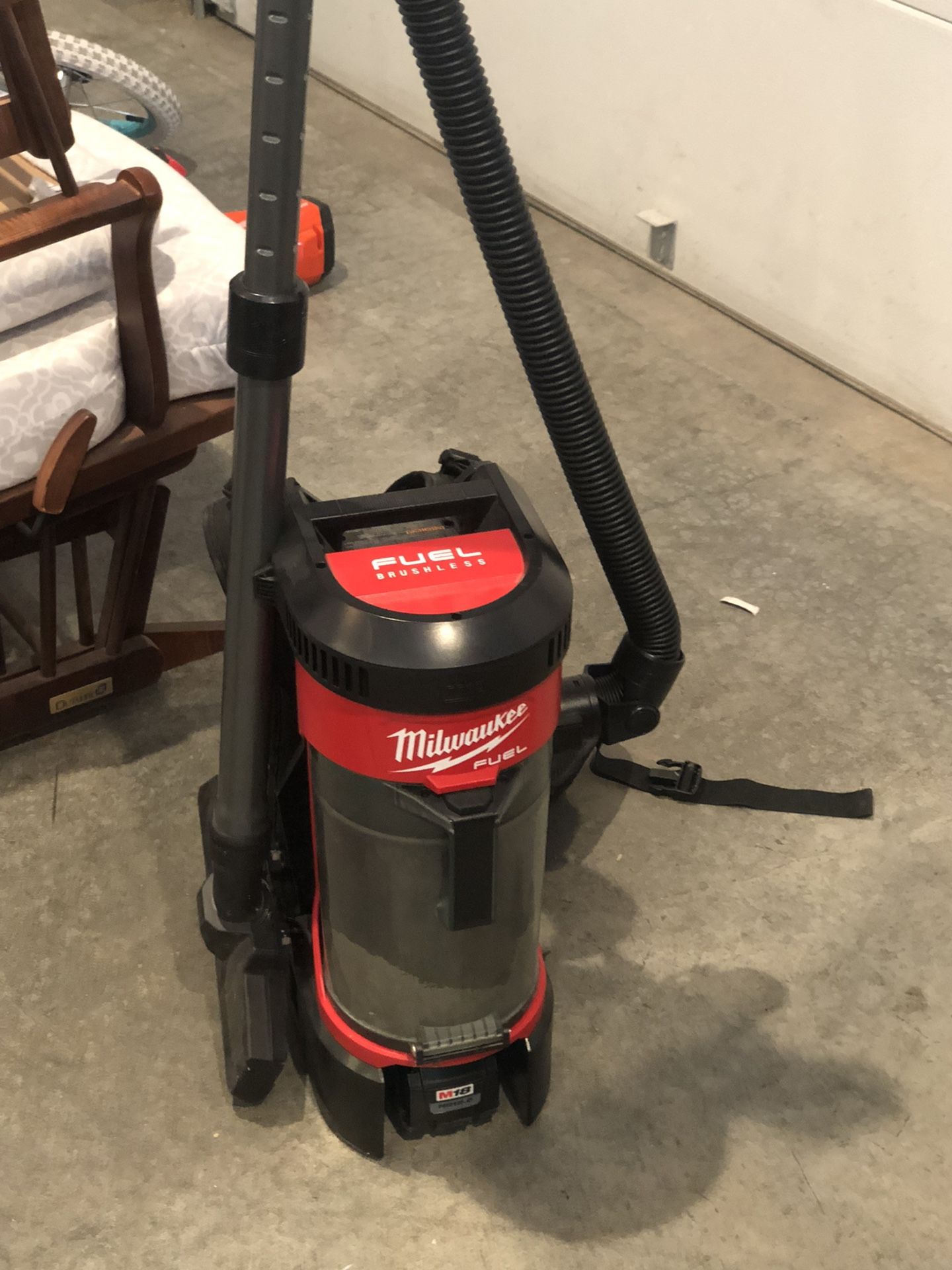 Milwaukee M18 Job site Vacuum 