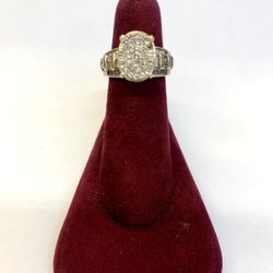 PERFECT 10K CLUSTER RING  