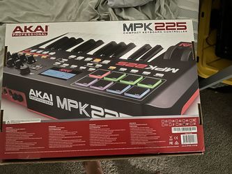 Akai mpc controller ! Perfect for a home studio ! Make an offer