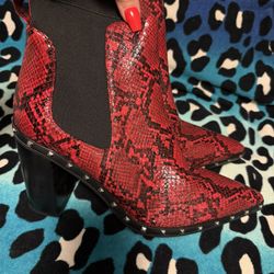 Brand New Women’s Ankle Boots Shoes Size 9.5. Studded Red And Black Snakeskin 