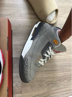 Size 9 cool grey 3s