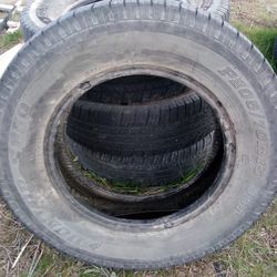 Set Of Four Used Tires  205/70R15