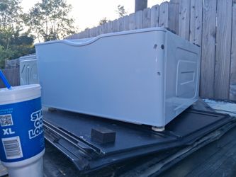 Warsher and dryer drawrs