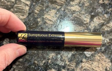 NEW ESTEE LAUDER SUMPTUOUS EXTREME LASH MULTIPLYING VOLUME MASCARA IN EXTREME BLACK $5!