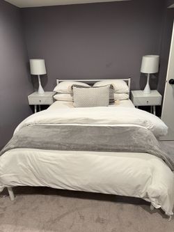 Full size bed frame/10” Tulo memory foam mattress