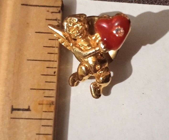 Angel Cherub Holding Heart with Gemstone Gold Tone Vintage Collectible Lapel Pin A-1
