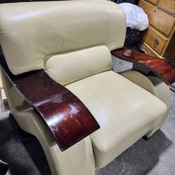 Chair (oversized)