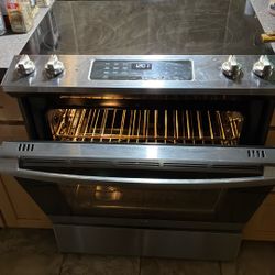 GE 4 Burner Electric Stove