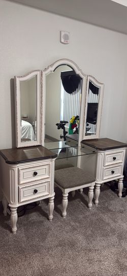 Vanity