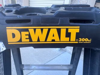 Dewalt 4ft fiberglass step ladder