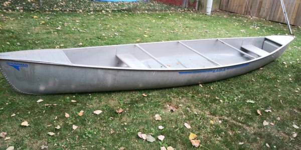 Vintage Aluminum Canoe! Grumman 17' long
