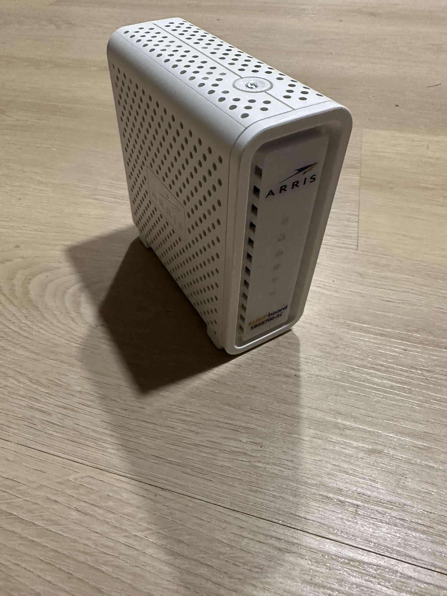 Arris Surfboard SBG 6700-AC Modem And Router Combo