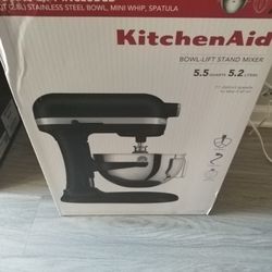 Kitchen Aid Mixer 5.5 Quart