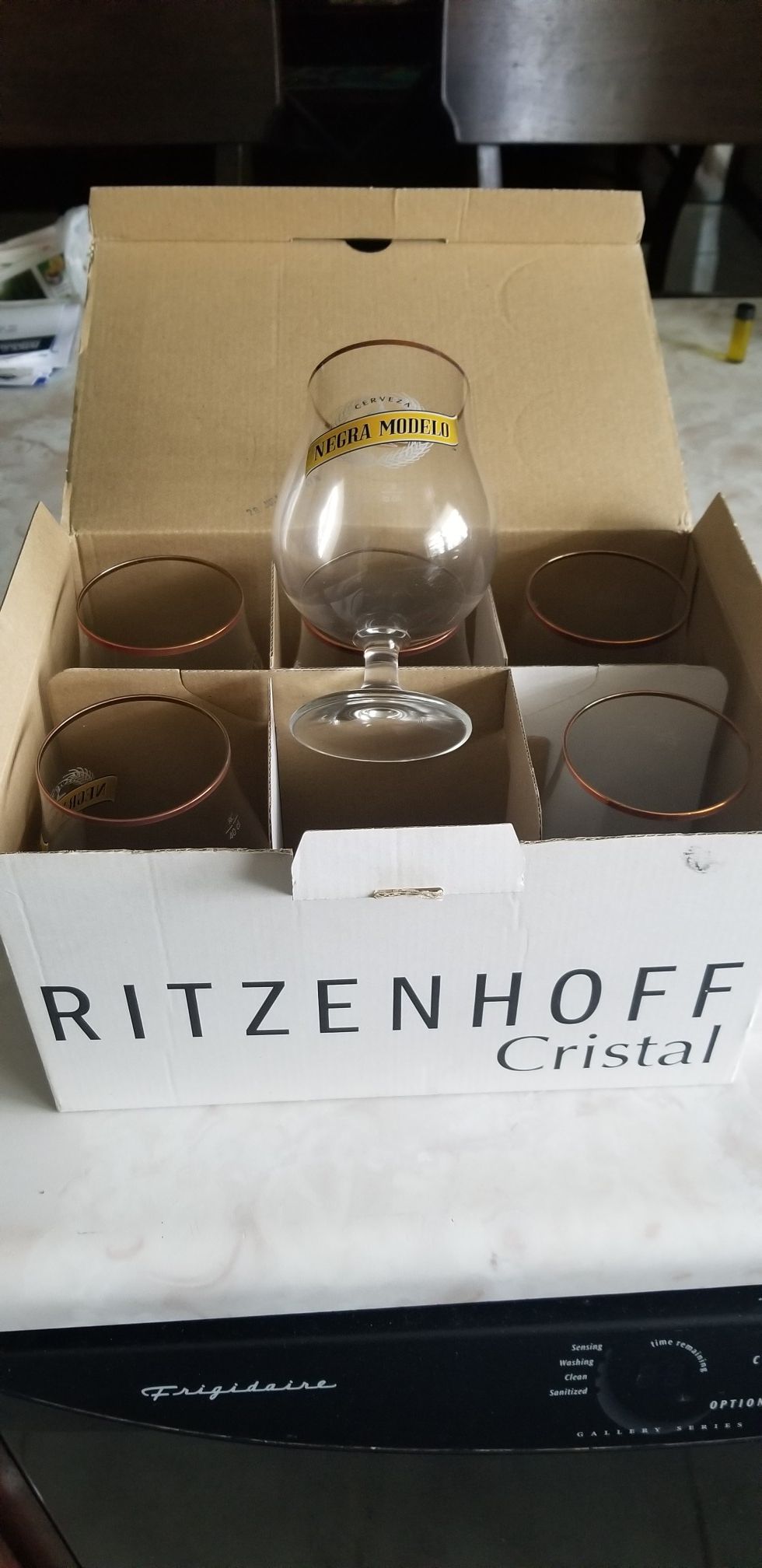 Negra modelo glasses gold plated