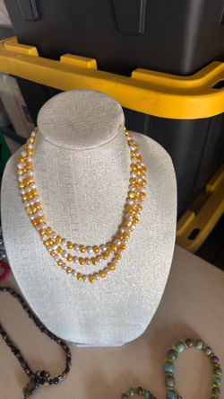 White and Gold pearl necklace