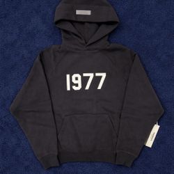 1977 ESSENTIALS HOODIE
