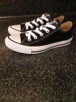 Converse womens 6 Great Condition 