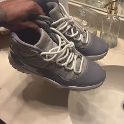 Size 11 Cool Grey 11 