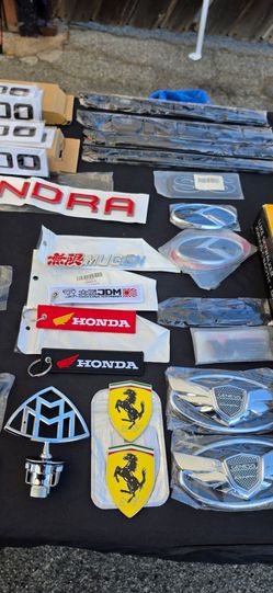 car emblems badges