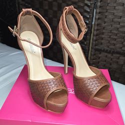 Shoedazzle Celeste brown heels