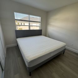 New King Size Bed With Mattress 