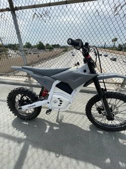 Strike throne shadow 60v