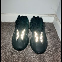 Yeezy 700 V3