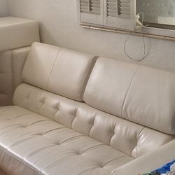 Sofa Like New Bought 2800 Just Sell1300