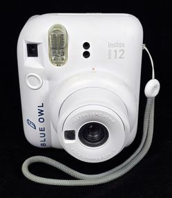 White Fujifilm Instax Mini 12 Instant Print Camera - Works Great