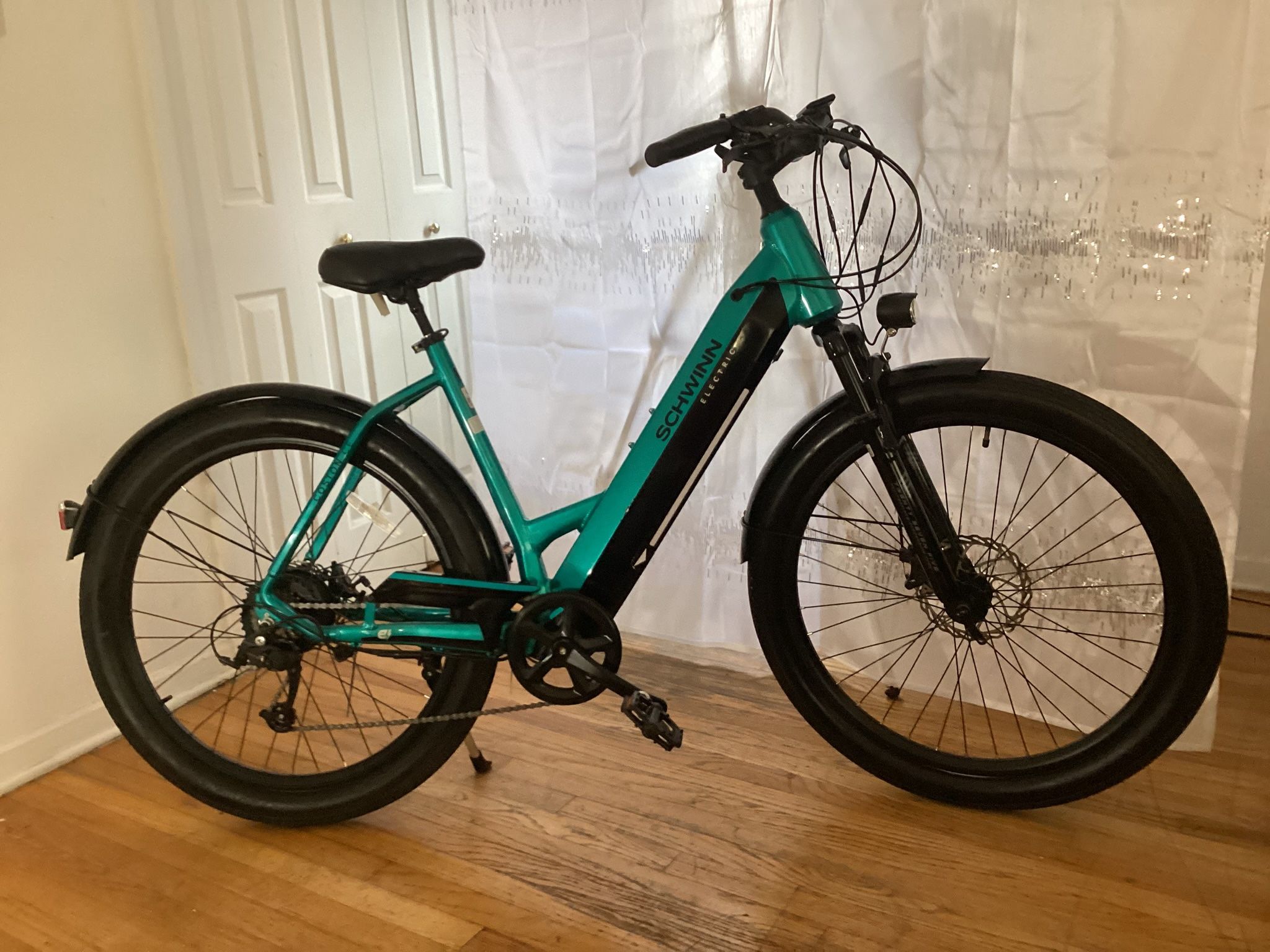The Schwinn Adult Costing Hybrid Electric Bike 