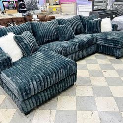 New Black Velvet 3 Piece Sectional With Chaise 👍🏼 Deliver & Finance Available