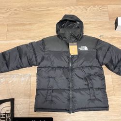 Black North Face 700 Puffer 