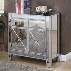 Mirrored Furniture 