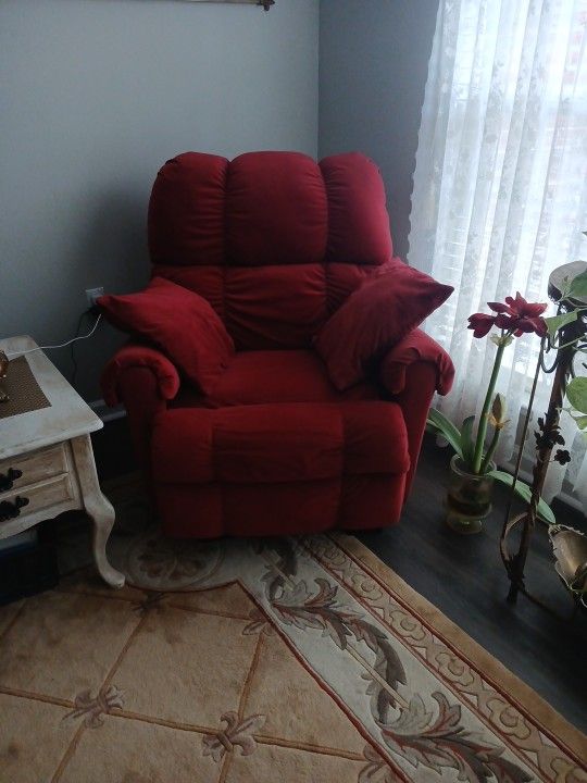 Beautiful Rocker Recliner